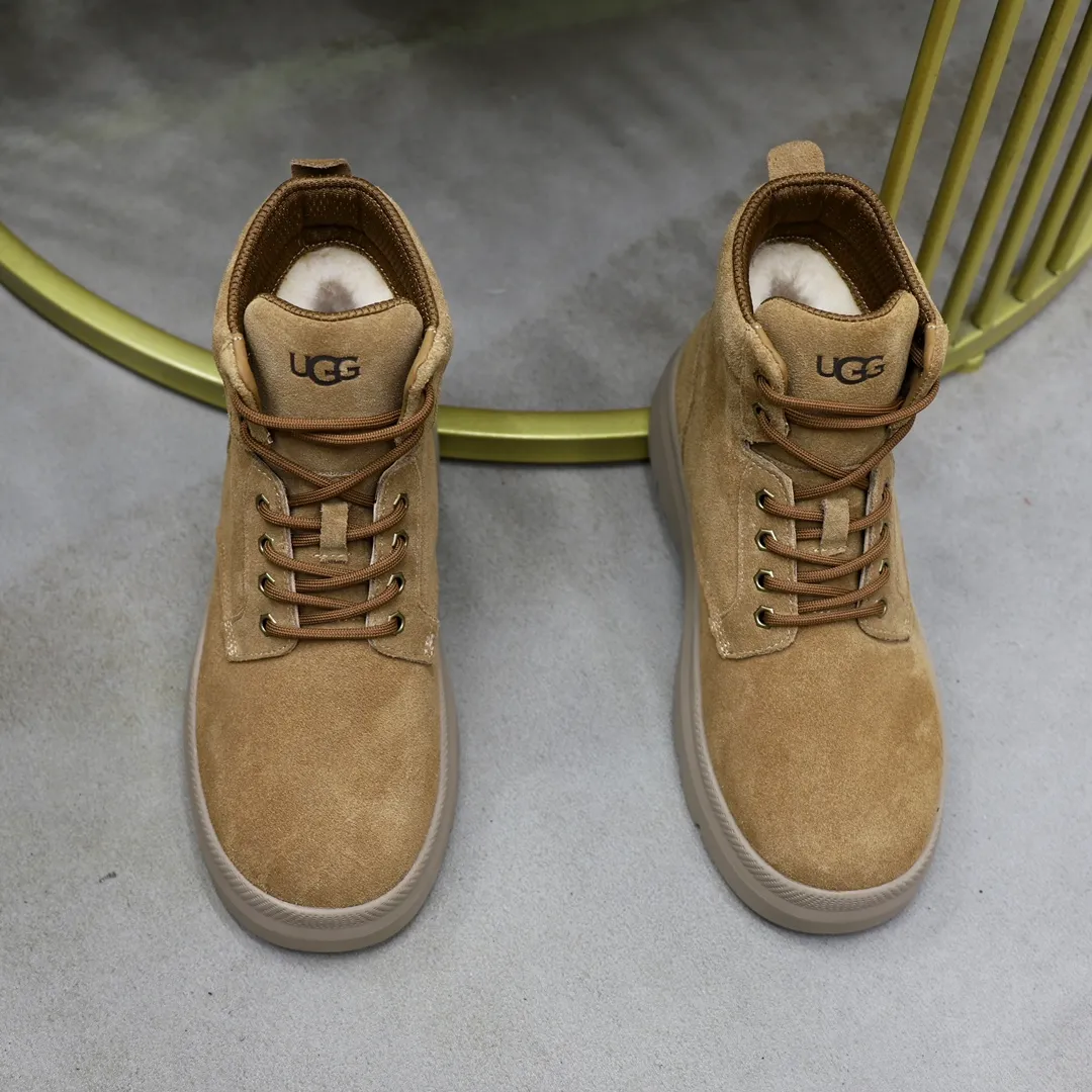 Ex-factory price: 580💰Thick wool imported from Australia Brand: UGG genuine purchase Size: 39-44 (45 customized) Grade: Official website 1:1 Material: First layer of genuine leather waterproof and antifreeze upper Real wool lining Original non-slip and wear-resistant outsole Style category: Men's casual shoes Trendy style Comfortable on the feet Color: Official website color synchronization